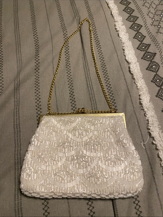 The Unbranded Brand Handbags - Ivory Beaded Evening Clutch with Gold Chain